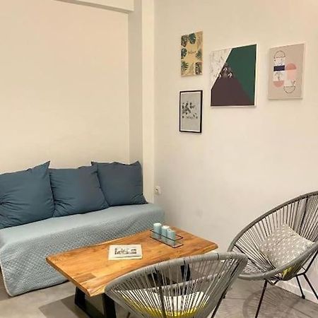 A Place 4U No10 - Garden-Level Getaway 2 Bedroom 2 Bathroom Apartment With Yard アテネ エクステリア 写真